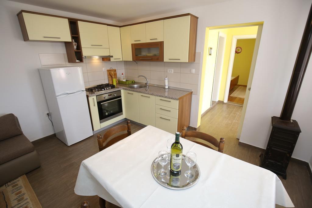 Apartment Marta Ražanac Kültér fotó