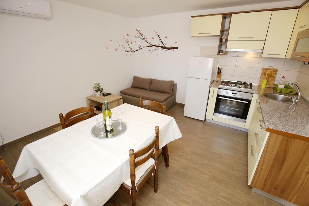 Apartment Marta Ražanac Kültér fotó