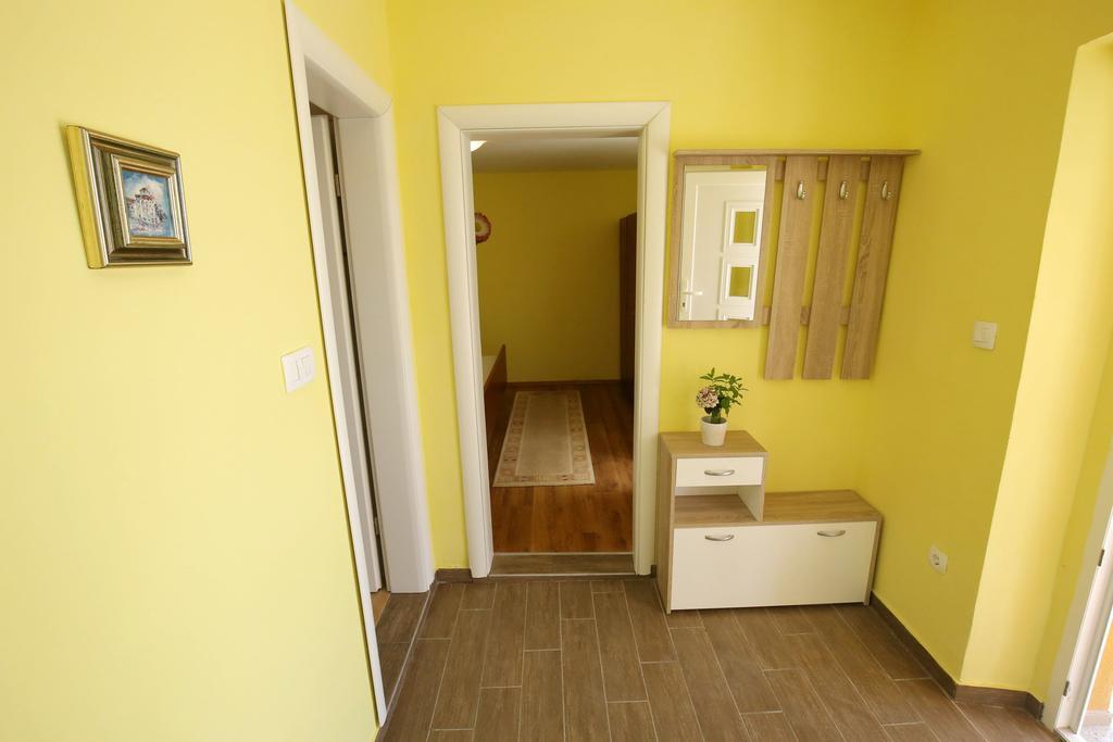 Apartment Marta Ražanac Kültér fotó