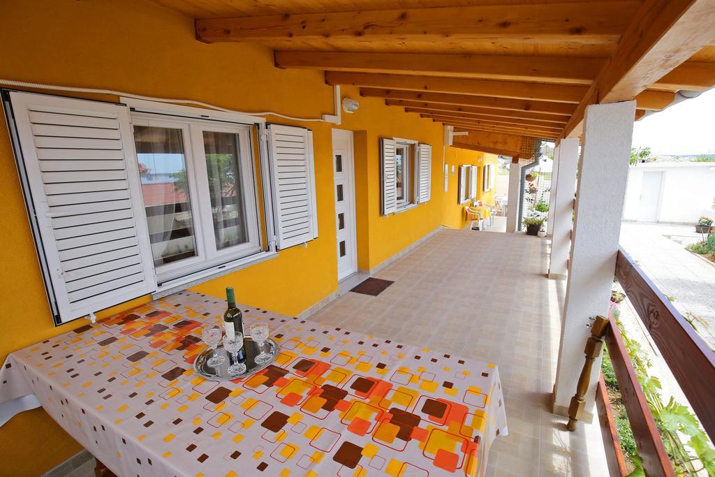 Apartment Marta Ražanac Kültér fotó