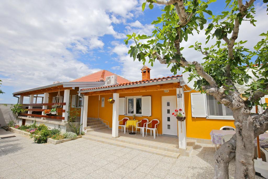Apartment Marta Ražanac Kültér fotó