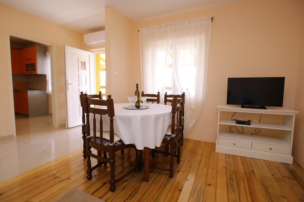 Apartment Marta Ražanac Kültér fotó