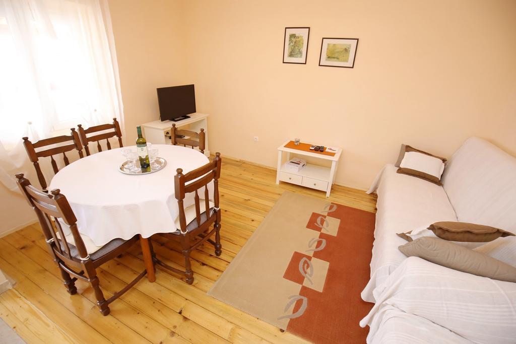 Apartment Marta Ražanac Kültér fotó