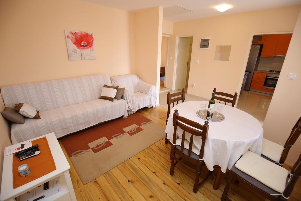 Apartment Marta Ražanac Kültér fotó